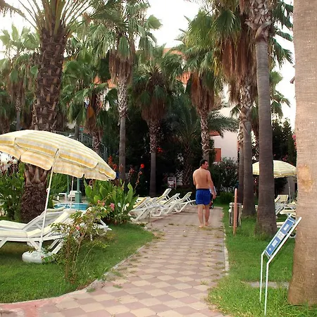 Hotel Nergos Garden Side